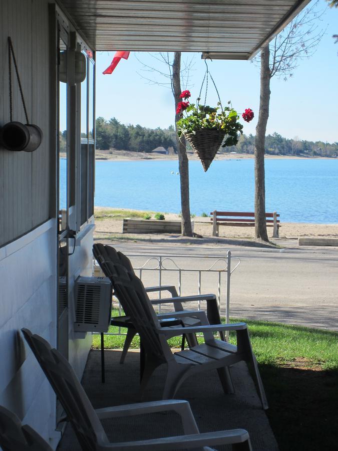Balm Beach Resort And Motel מראה חיצוני תמונה